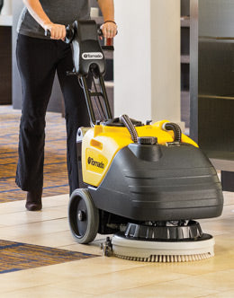 BD 17 6 BAT 24VOLT BRUSH DRIVE COMPACT SCRUBBER COMPLETE