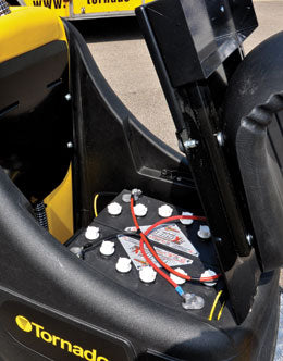 BR 28 27 BAT 24 VOLT RIDE ON AUTOMATIC SCRUBBER