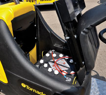 BR 28 27 BAT 24 VOLT RIDE ON AUTOMATIC SCRUBBER